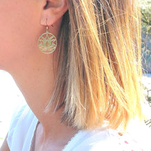 Charger l&#39;image dans la galerie, Boucles d&#39;oreilles lotus or - ARYA
